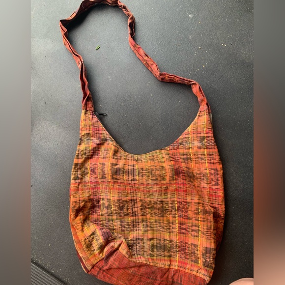 Bohemian long bag from Honduras made with mixed fabrics - Picture 3 of 5